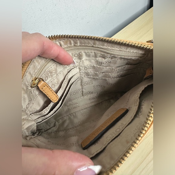 Michael Michael Kors Crossbody - Picture 4 of 13